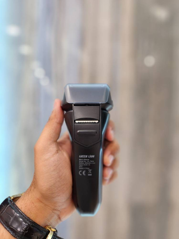 شیور گرین لاین Ultra Glide Pro | ماشین اصلاح صورت مردانه ضد آب با نمایشگر دیجیتال
