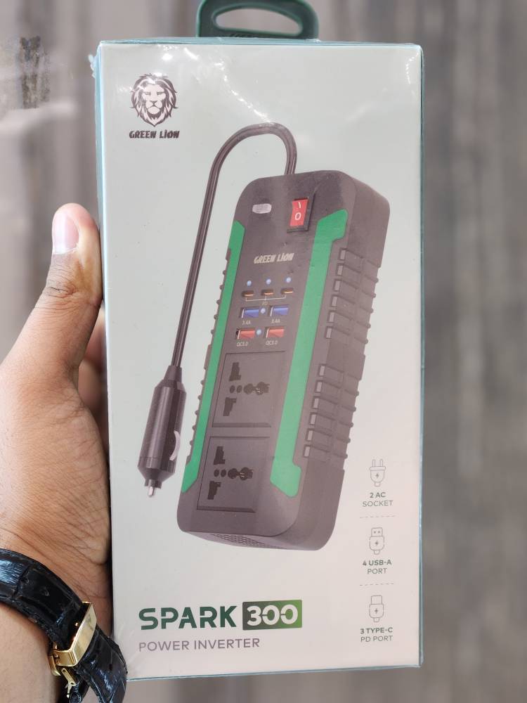 اینورتر فندکی خودرو گرین لاین مدل SPARK300 ظرفیت ۳۰۰ وات